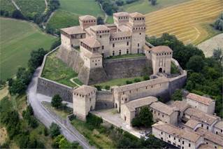 http://www.castellidelducato.it/scripts/image_thumbnail.aspx?file=../upload/strutture/1379086098/gallery/72-torrech8.jpg&size=700